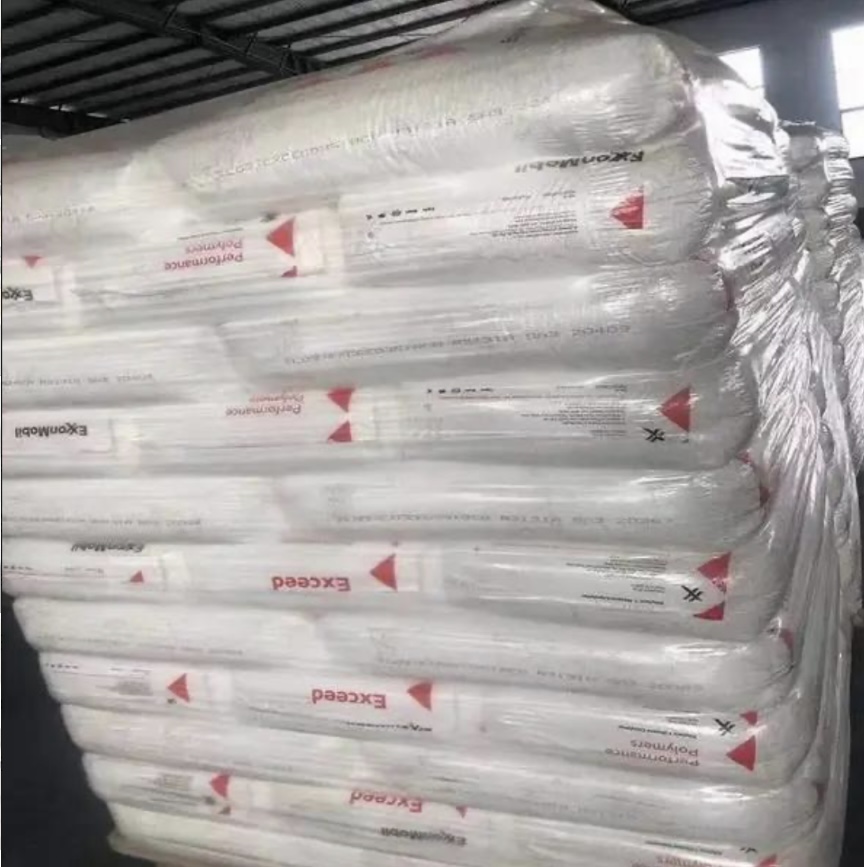 221538e1-7cc7-4f10-8bca-774eec7cd676_Skladda o'ralgan ExxonMobil Exceed polimer qatronli sumkalarning palletlari to'plami.jpg